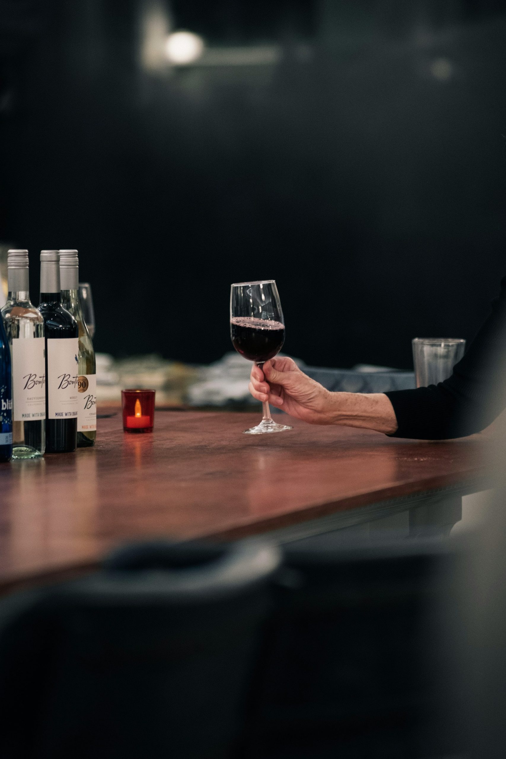 Is expensive wine dependent on the type of bottle closure?
