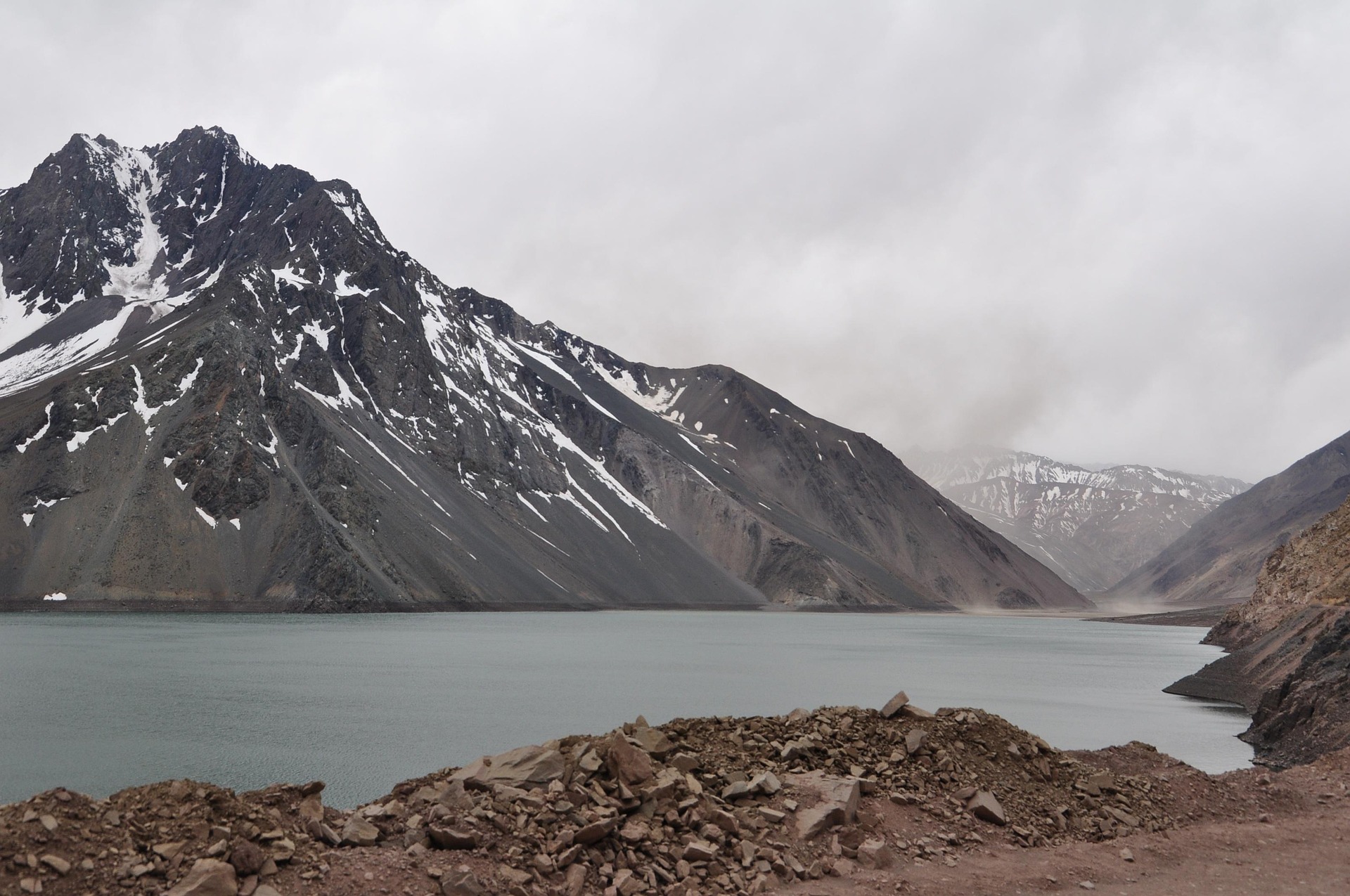 Hard to avoid mountain ranges while in the Maipo Wine Region