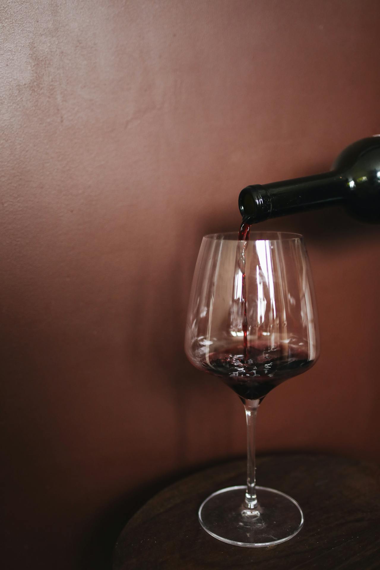 A pour of Maipo Valley Cab