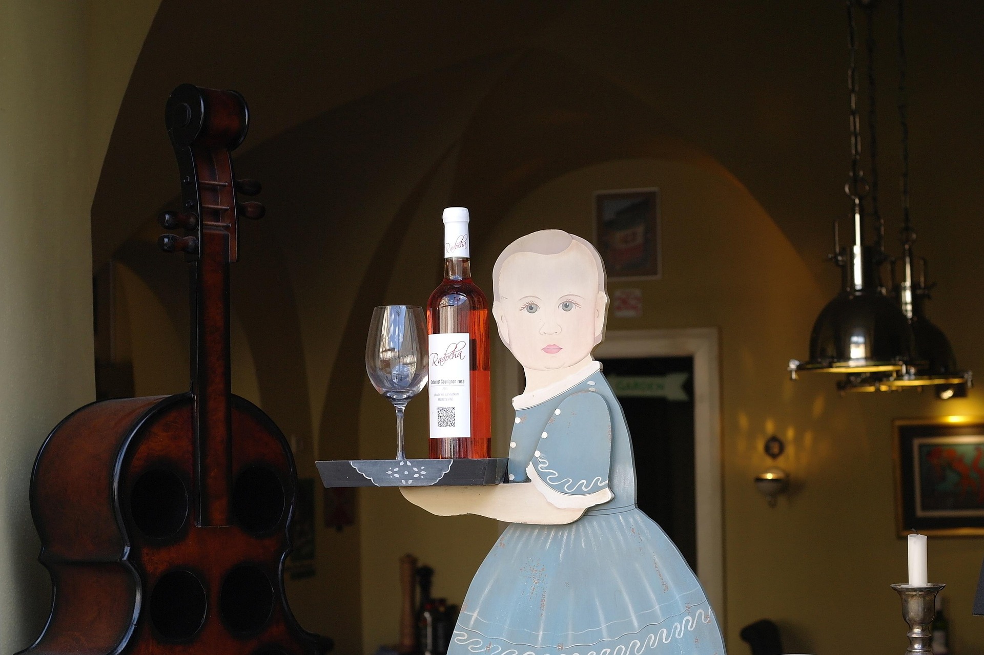 Come and taste some wine at my perfect wine store