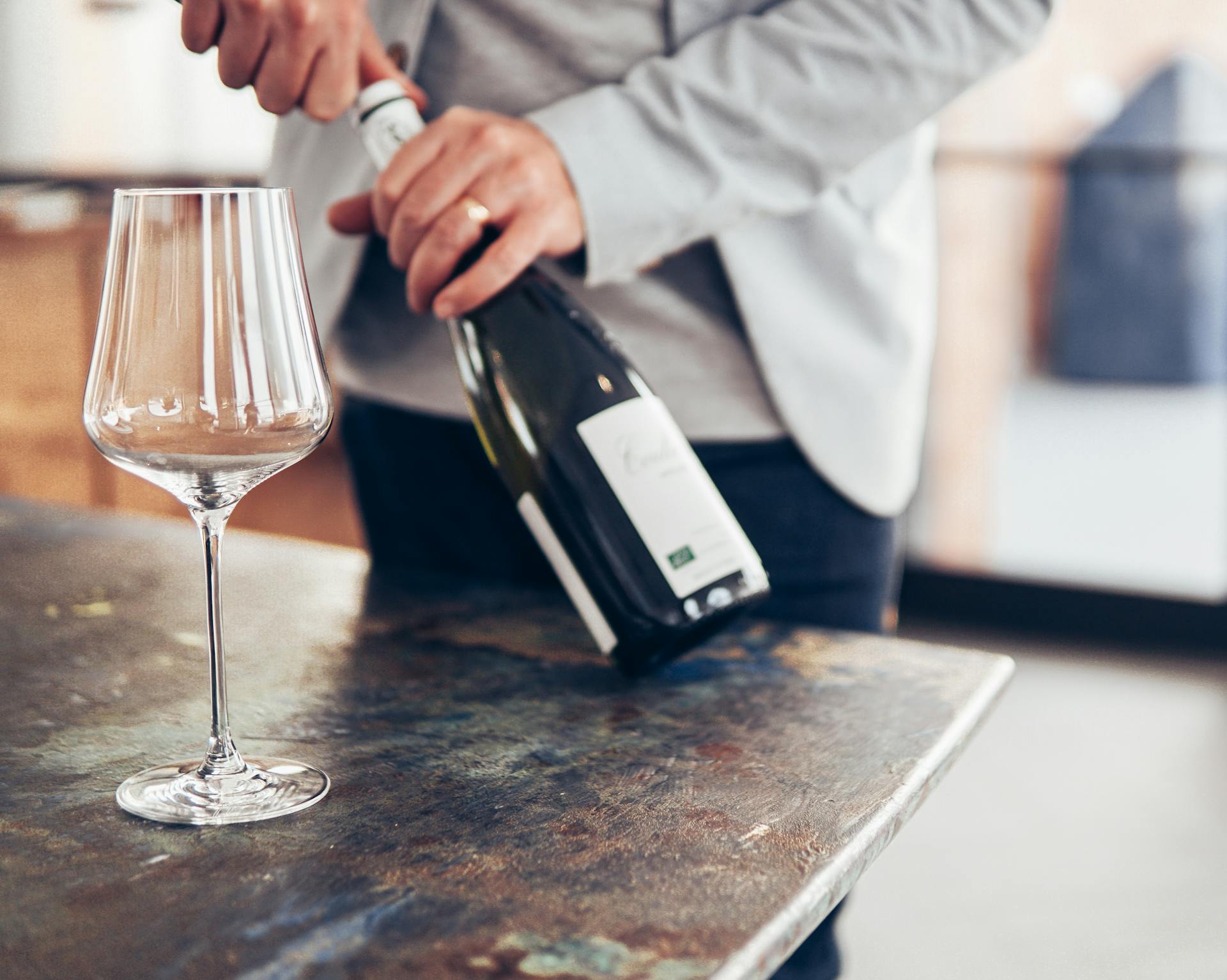 sommelier uncorking